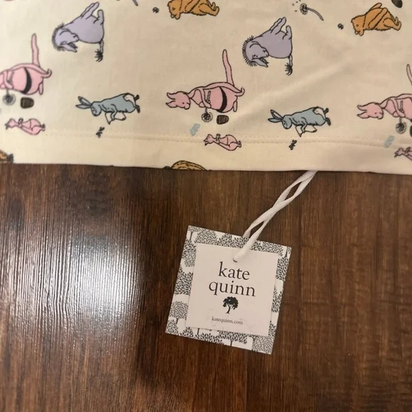 Kate Quinn POOH & Friends Crib Skirt - Picture 6 of 6